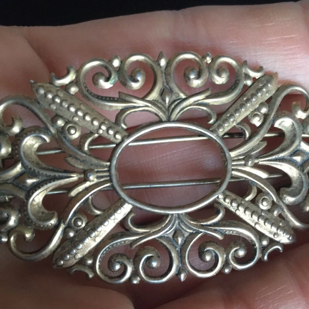 Elegant Vintage Hair Clip